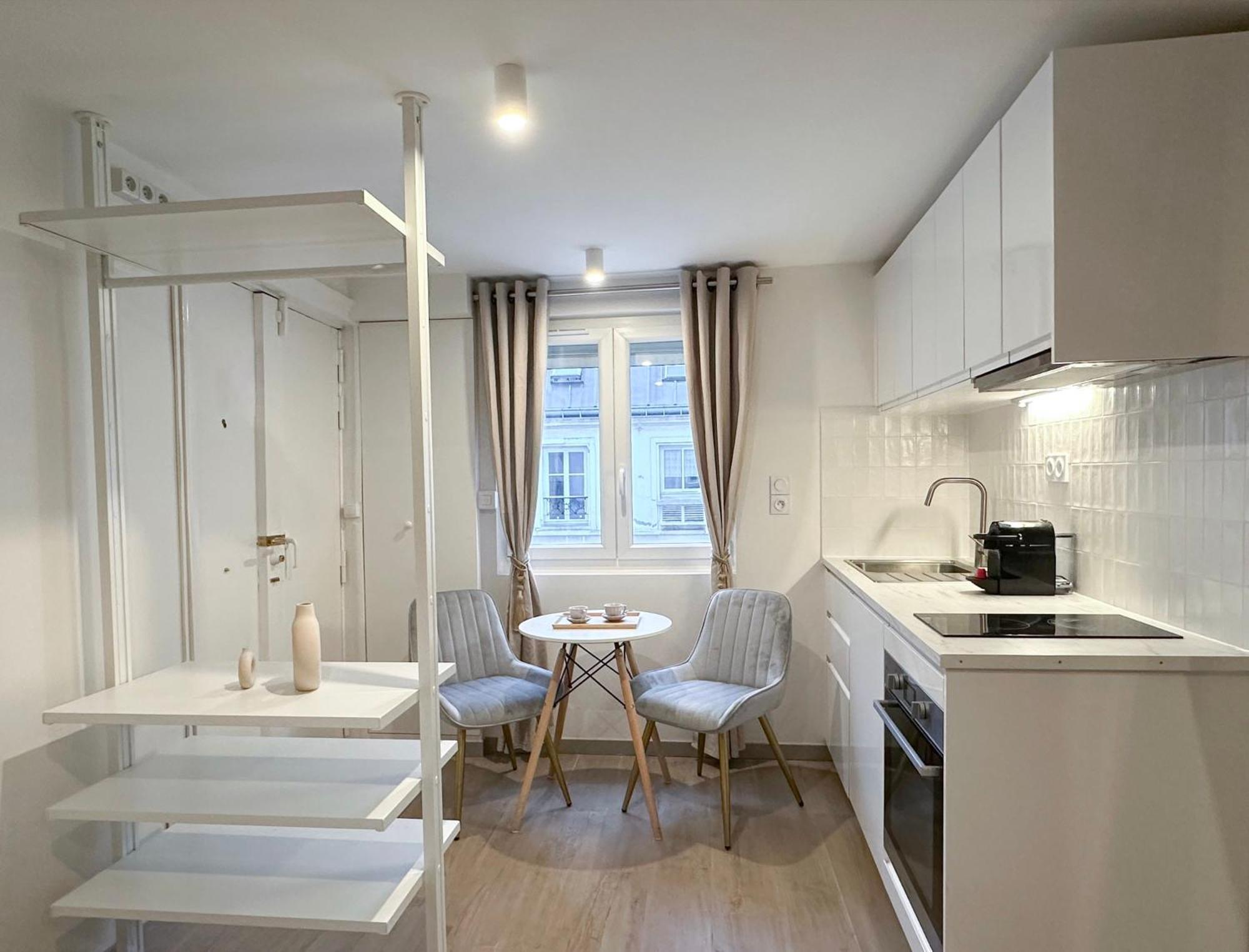 Brand New Properties Near La Madeleine ! Paris Exterior foto